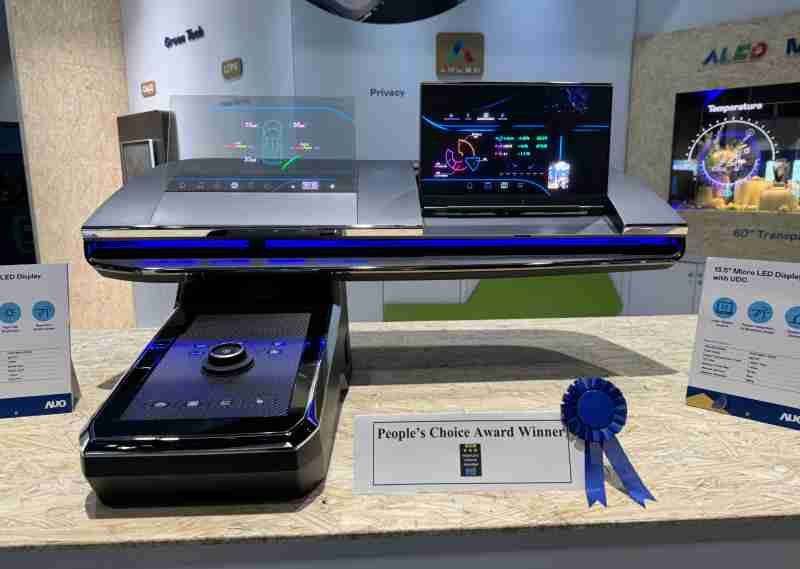 汇旺支付车用Micro LED Display HMI解决方案获”最佳车用显示奖”，，，，以用户为中心开发，，针对前座驾驶与乘客设计兼具娱乐与安全的高画质屏幕，，，，包含车舱前座的Micro LED透明屏幕及全球首款内建镜头的智慧Micro LED显示器