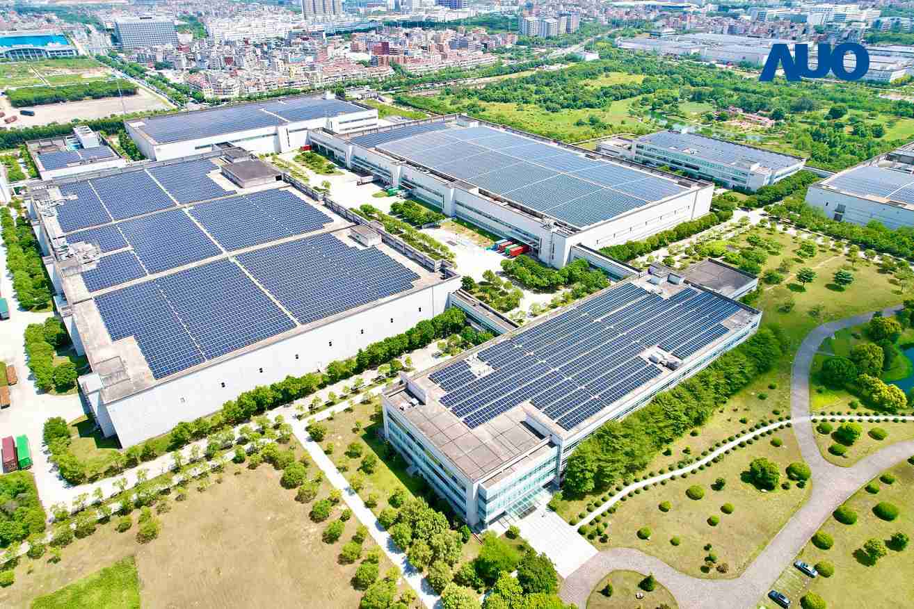 汇旺支付厦门推动智能制造同时，，，透过绿电创能纵深推进绿色转型，，，，厂区全屋顶铺设太阳能光伏板，，，每年太阳能发电 2,600多万度